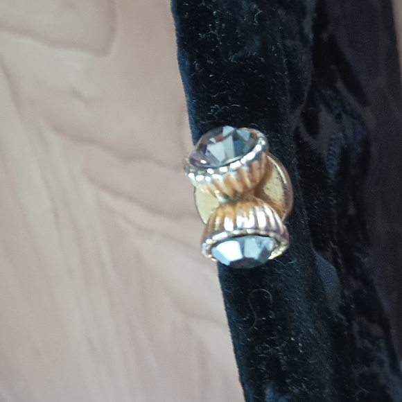 Vintage black velvet pattern gold tone clutch purse - Picture 3 of 5